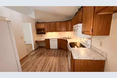 2617 Innsbruck Trail, New Brighton, MN 55112 - Photo 6