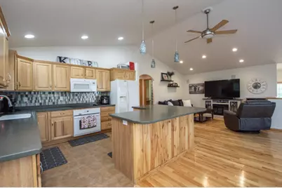 3221 11th Avenue S, Moorhead, MN 56560 - Photo 8