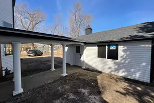 321 7th St SW, Willmar, MN 56201 - Photo 8