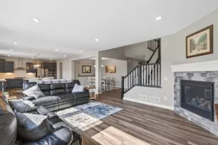 8384 Yearling Trl, Woodbury, MN 55129 - Photo 18