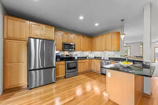 19110 Inndale Dr, Lakeville, MN 55044 - Photo 6