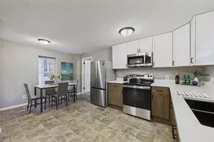 920 Farrington St, Saint Paul, MN 55117 - Photo 1