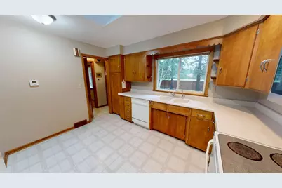 504 19th Avenue SW, Willmar, MN 56201 - Photo 6