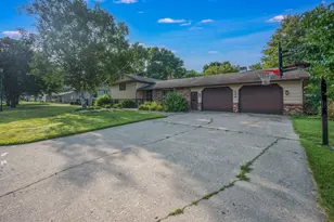 702 8th St SW, Wells, MN 56097 - Photo 58