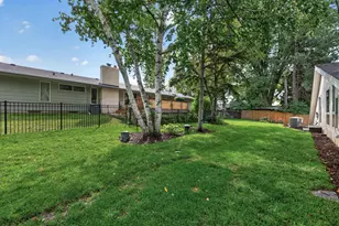 2420 Simpson St, Roseville, MN 55113 - Photo 54