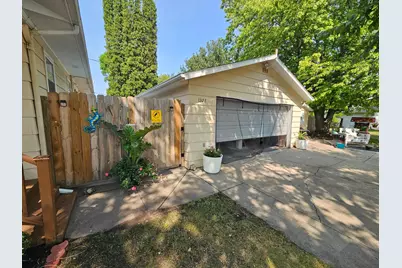 1322 19th Street S, Moorhead, MN 56560 - Photo 8
