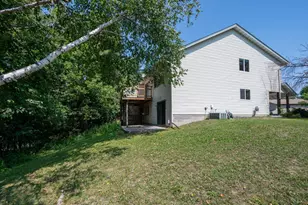 6702 Kara Dr, Eden Prairie, MN 55346 - Photo 14