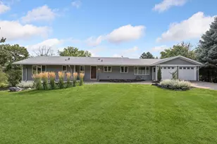 15803 Holdridge Rd E, Wayzata, MN 55391 - Photo 2