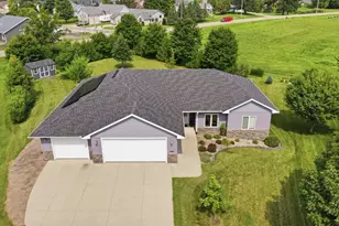 1572 Gray Fox Dr NE, Owatonna, MN 55060 - Photo 1