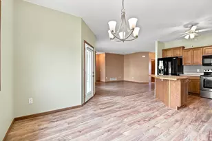 621 Ashley Ln, Owatonna, MN 55060 - Photo 8