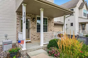1012 Heldt St, Chaska, MN 55318 - Photo 2