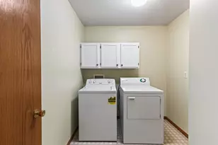 1012 Heldt St, Chaska, MN 55318 - Photo 18