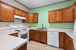 1012 Heldt St, Chaska, MN 55318 - Photo 6