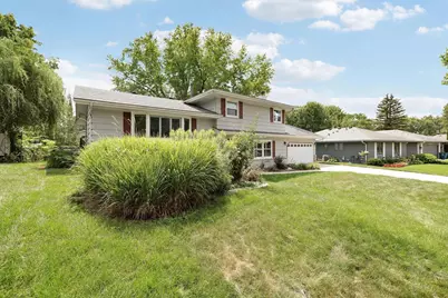 4541 Heritage Hills Circle, Bloomington, MN 55437 - Photo 2