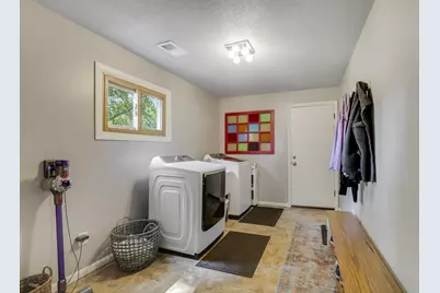 4541 Heritage Hills Circle, Bloomington, MN 55437 - Photo 32