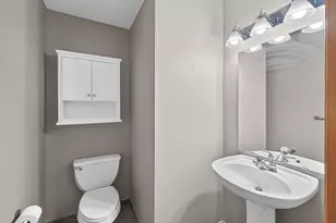 2565 Franklin Ave, Saint Paul, MN 55114 - Photo 28