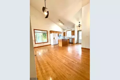 1567 Dublin Court, Shakopee, MN 55379 - Photo 4
