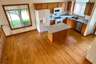 1567 Dublin Ct, Shakopee, MN 55379 - Photo 6