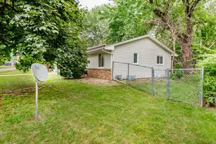 1801 River Hills Dr, Burnsville, MN 55337 - Photo 40