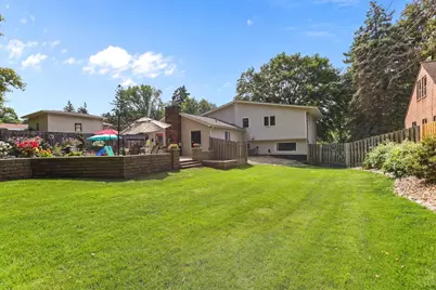283 Capitol View Avenue, Roseville, MN 55113 - Photo 8