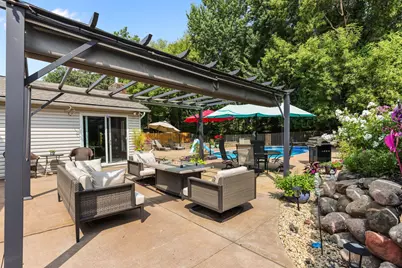 283 Capitol View Avenue, Roseville, MN 55113 - Photo 12