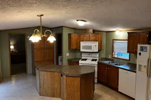 1623 Hall St, Shoreview, MN 55126 - Photo 2