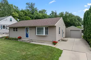 1004 14th Ave NE, Rochester, MN 55906 - Photo 4
