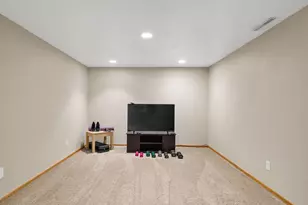 1004 14th Ave NE, Rochester, MN 55906 - Photo 12