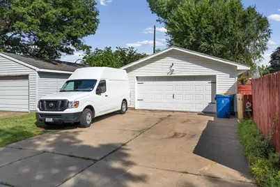 6701 Regent Avenue N, Brooklyn Center, MN 55429 - Photo 36