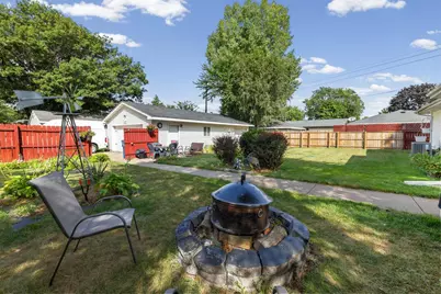 6701 Regent Avenue N, Brooklyn Center, MN 55429 - Photo 32