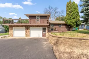 2930 Bay St, Wayzata, MN 55391 - Photo 36