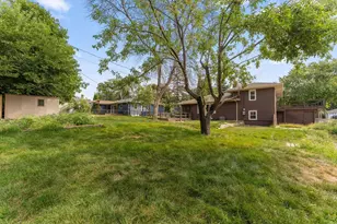 2930 Bay St, Wayzata, MN 55391 - Photo 32