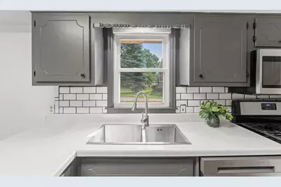 2930 Bay Street, Wayzata, MN 55391 - Photo 8