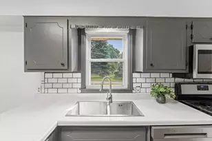 2930 Bay St, Wayzata, MN 55391 - Photo 8