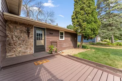 2930 Bay Street, Wayzata, MN 55391 - Photo 2