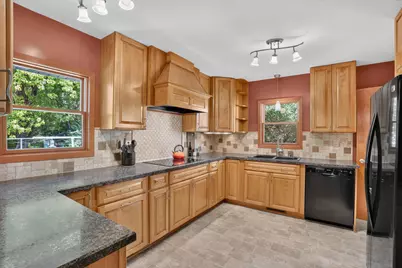 507 N Maple Street, Chaska, MN 55318 - Photo 4
