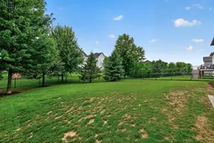 9960 Arrowwood Trl, Woodbury, MN 55129 - Photo 46