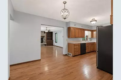 127 Higbie Avenue E, Minnesota Lake, MN 56068 - Photo 4