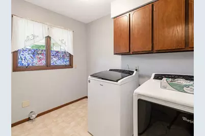 127 Higbie Avenue E, Minnesota Lake, MN 56068 - Photo 10