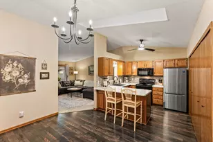 14210 44th Pl N, Plymouth, MN 55446 - Photo 2