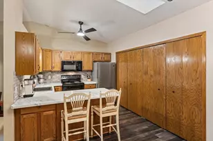 14210 44th Pl N, Plymouth, MN 55446 - Photo 4
