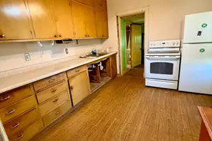 629 E Mark St, Winona, MN 55987 - Photo 2