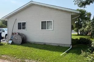 410 13th St N, Benson, MN 56215 - Photo 6