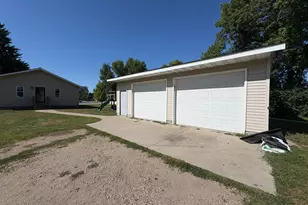 410 13th St N, Benson, MN 56215 - Photo 6