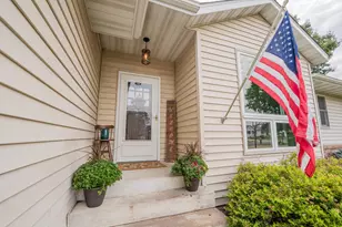 1704 Sierra Dr S, Eau Claire, WI 54701 - Photo 2
