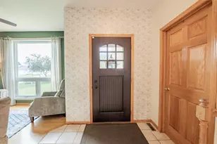 1704 Sierra Dr S, Eau Claire, WI 54701 - Photo 4