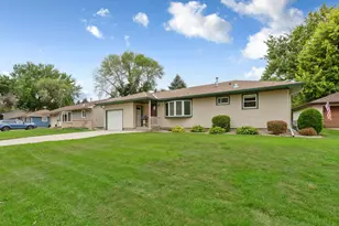 120 N Manitou Dr, Mankato, MN 56001 - Photo 1
