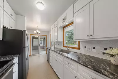 120 N Manitou Drive, Mankato, MN 56001 - Photo 8