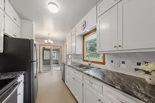120 N Manitou Dr, Mankato, MN 56001 - Photo 8