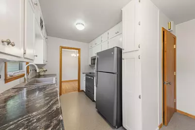 120 N Manitou Drive, Mankato, MN 56001 - Photo 6
